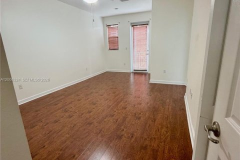 Снять в аренду таунхаус в Дорал, Флорида 3 спальни, 186.55м2, № 2069445 - фото 12