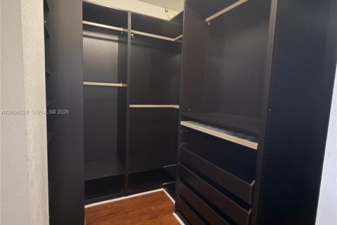 Снять в аренду таунхаус в Дорал, Флорида 3 спальни, 186.55м2, № 2069445 - фото 14