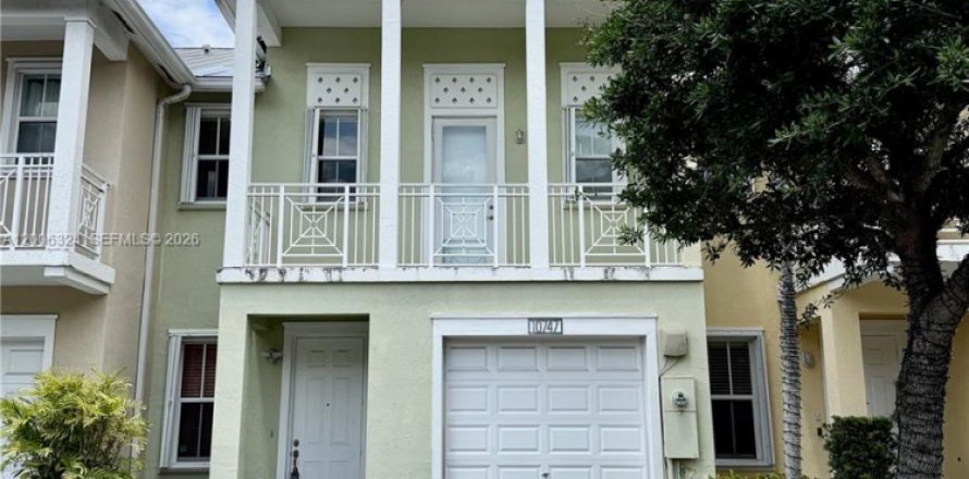 Таунхаус в Дорал, Флорида 3 спальни, 186.55м2 № 2069445