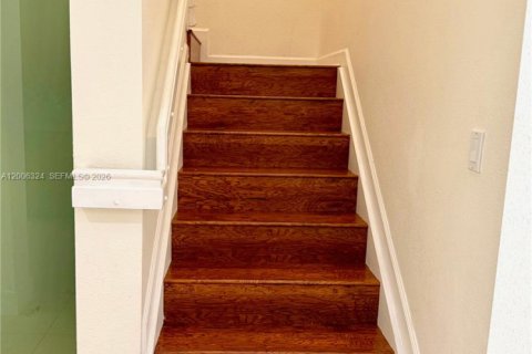 Снять в аренду таунхаус в Дорал, Флорида 3 спальни, 186.55м2, № 2069445 - фото 7