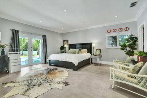 House in Coral Gables, Florida 5 bedrooms, 320.05 sq.m. № 1695636 - photo 25