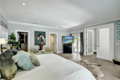 House in Coral Gables, Florida 5 bedrooms, 320.05 sq.m. № 1695636 - photo 27