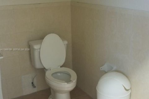 Купить коммерческую недвижимость в Хайалиа, Флорида № 2067798 - фото 8