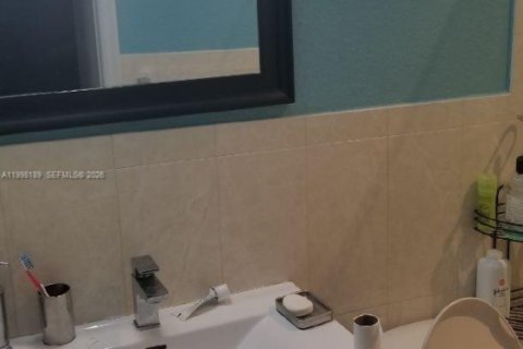 Купить коммерческую недвижимость в Хайалиа, Флорида № 2067798 - фото 9