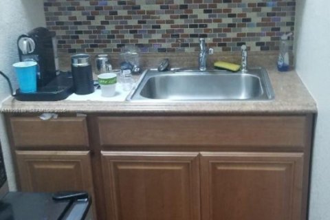 Купить коммерческую недвижимость в Хайалиа, Флорида № 2067798 - фото 7