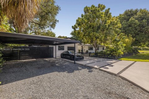 House in Miami, Florida 3 bedrooms, 126.16 sq.m. № 1802445 - photo 28