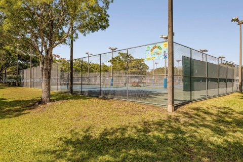House in Miami, Florida 3 bedrooms, 126.16 sq.m. № 1802445 - photo 22