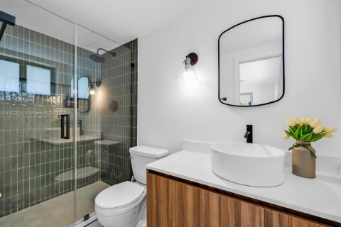 House in Miami, Florida 3 bedrooms, 126.16 sq.m. № 1802445 - photo 5