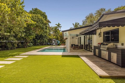 House in Miami, Florida 3 bedrooms, 126.16 sq.m. № 1802445 - photo 15