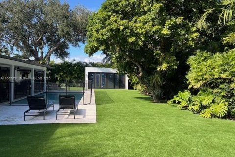 House in Miami, Florida 3 bedrooms, 126.16 sq.m. № 1802445 - photo 4