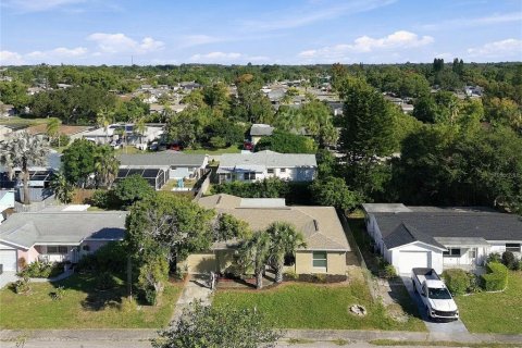 House in Port Richey, Florida 3 bedrooms, 133.97 sq.m. № 2431937 - photo 29