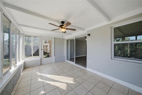 House in Port Richey, Florida 3 bedrooms, 133.97 sq.m. № 2431937 - photo 27