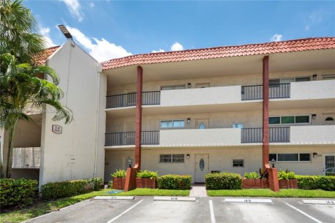 Copropriété à vendre à Pembroke Pines, Floride: 1 chambre, 83.61 m2 № 1934723 - photo 2