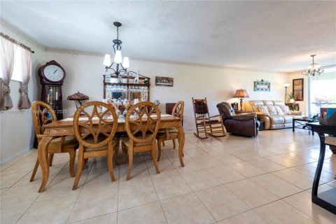 Copropriété à vendre à Pembroke Pines, Floride: 1 chambre, 83.61 m2 № 1934723 - photo 8