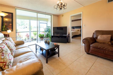 Copropriété à vendre à Pembroke Pines, Floride: 1 chambre, 83.61 m2 № 1934723 - photo 14