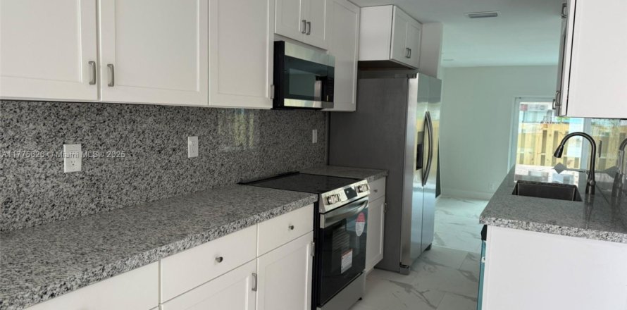 Touwnhouse à Plantation, Floride 4 chambres, 164.44 m2 № 1708165
