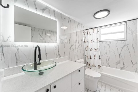 Copropriété à vendre à Miami, Floride: 1 chambre, 55.74 m2 № 1783707 - photo 10