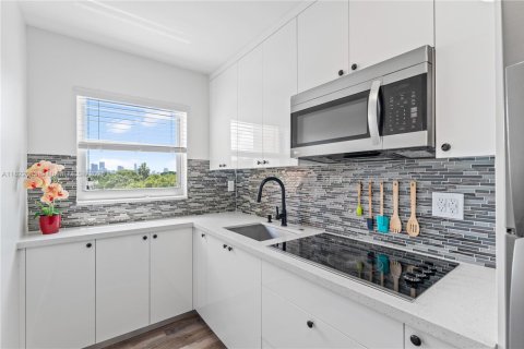 Copropriété à vendre à Miami, Floride: 1 chambre, 55.74 m2 № 1783707 - photo 1