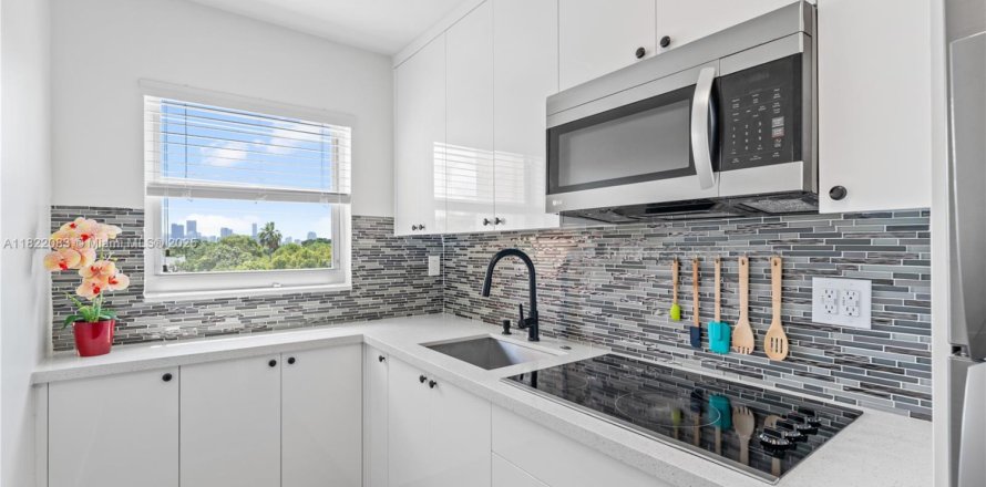 Condo à Miami, Floride, 1 chambre  № 1783707
