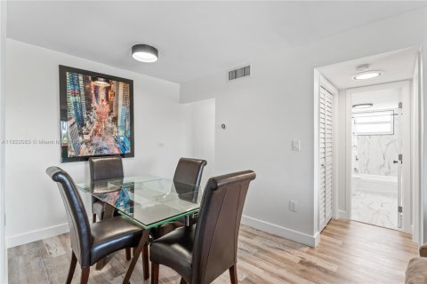 Copropriété à vendre à Miami, Floride: 1 chambre, 55.74 m2 № 1783707 - photo 6