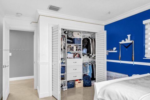 Villa ou maison à vendre à Miami, Floride: 4 chambres, 189.99 m2 № 1951316 - photo 28
