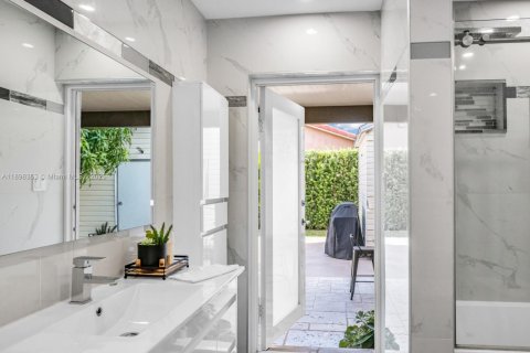 Villa ou maison à vendre à Miami, Floride: 4 chambres, 189.99 m2 № 1951316 - photo 23