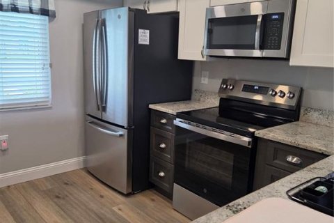 Copropriété à louer à Oldsmar, Floride: 2 chambres, 97.92 m2 № 2385943 - photo 5