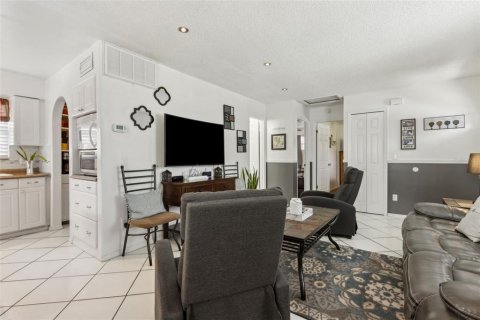 House in Orlando, Florida 2 bedrooms, 74.14 sq.m. № 1876871 - photo 6
