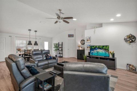 House in Inverness, Florida 4 bedrooms, 180.6 sq.m. № 1822295 - photo 15
