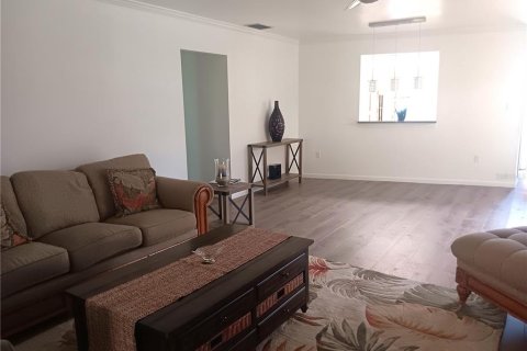 House in Sarasota, Florida 2 bedrooms, 140.84 sq.m. № 1832944 - photo 11