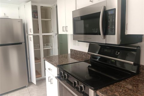 House in Sarasota, Florida 2 bedrooms, 140.84 sq.m. № 1832944 - photo 10