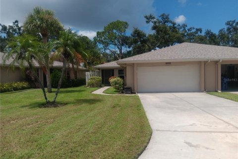 House in Sarasota, Florida 2 bedrooms, 140.84 sq.m. № 1832944 - photo 1