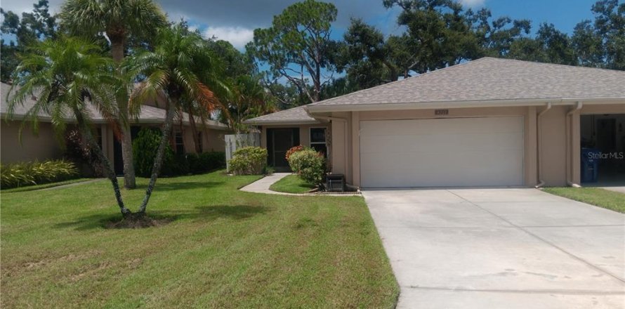 House in Sarasota, Florida 2 bedrooms, 140.84 sq.m. № 1832944