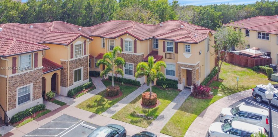 Дом в Хомстед, Флорида 3 спальни, 108.6м2 № 1957065