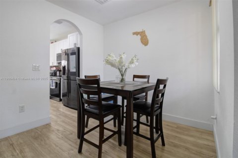 Купить виллу или дом в Хомстед, Флорида 3 спальни, 108.6м2, № 1957065 - фото 7