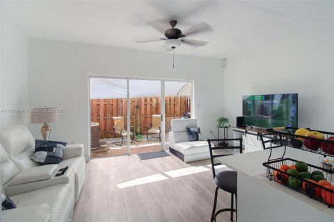 Купить виллу или дом в Хомстед, Флорида 3 спальни, 108.6м2, № 1957065 - фото 4