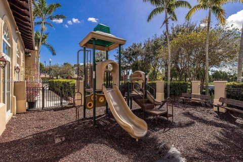 Купить виллу или дом в Хомстед, Флорида 3 спальни, 108.6м2, № 1957065 - фото 21