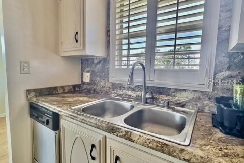 Condo in Saint Petersburg, Florida, 2 bedrooms  № 2199856 - photo 4