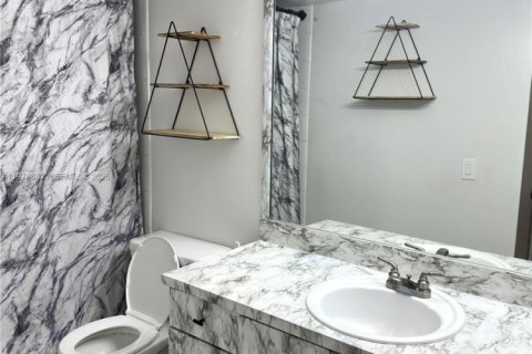 Купить кондоминиум в Хайалиа, Флорида 1 спальня, 73.39м2, № 2043444 - фото 6