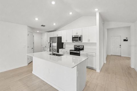 Villa ou maison à vendre à Wimauma, Floride: 4 chambres, 210.89 m2 № 2258536 - photo 2