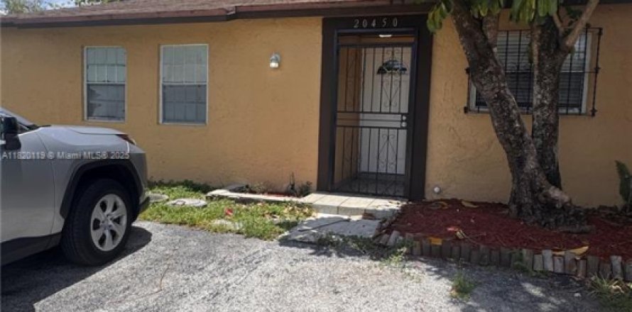 Villa ou maison à Miami Gardens, Floride 3 chambres, 92.81 m2 № 1777844