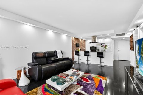 Copropriété à louer à Hallandale Beach, Floride: 1 chambre, 76.92 m2 № 2153717 - photo 13