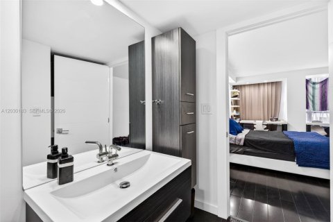 Copropriété à louer à Hallandale Beach, Floride: 1 chambre, 76.92 m2 № 2153717 - photo 20