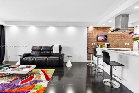 Copropriété à louer à Hallandale Beach, Floride: 1 chambre, 76.92 m2 № 2153717 - photo 16