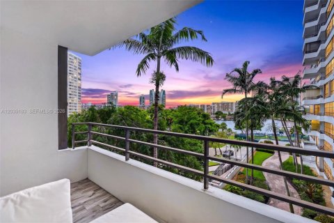 Condo à Hallandale Beach, Floride, 1 chambre  № 2153717