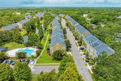 Adosado en venta en Tampa, Florida, 3 dormitorios, 159.23 m2 № 1883924 - foto 2