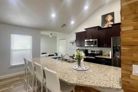House in Orlando, Florida 3 bedrooms, 192.68 sq.m. № 2104861 - photo 16