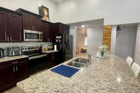 House in Orlando, Florida 3 bedrooms, 192.68 sq.m. № 2104861 - photo 15