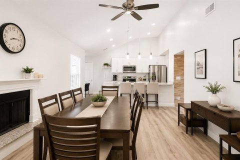 House in Orlando, Florida 3 bedrooms, 192.68 sq.m. № 2104861 - photo 9