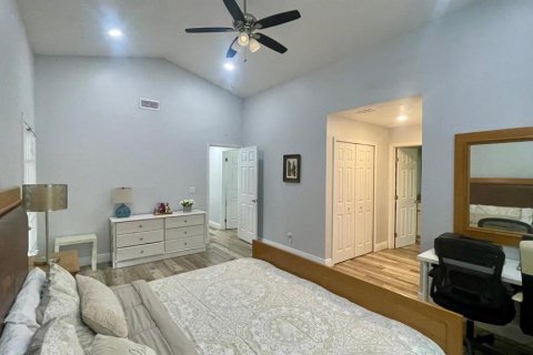 House in Orlando, Florida 3 bedrooms, 192.68 sq.m. № 2104861 - photo 27